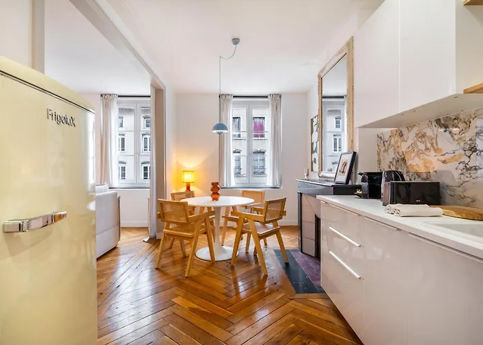 Le Chic De Dizier * Нанси